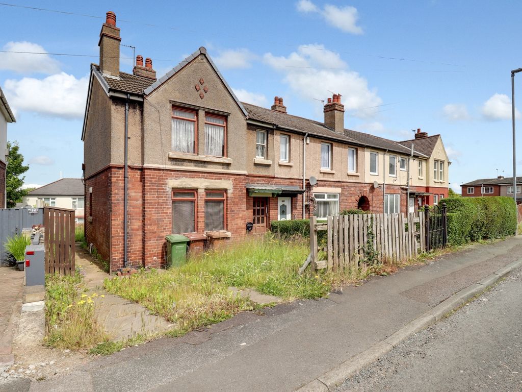 3 bed semidetached house for sale in Crewe Avenue, Knottingley, West