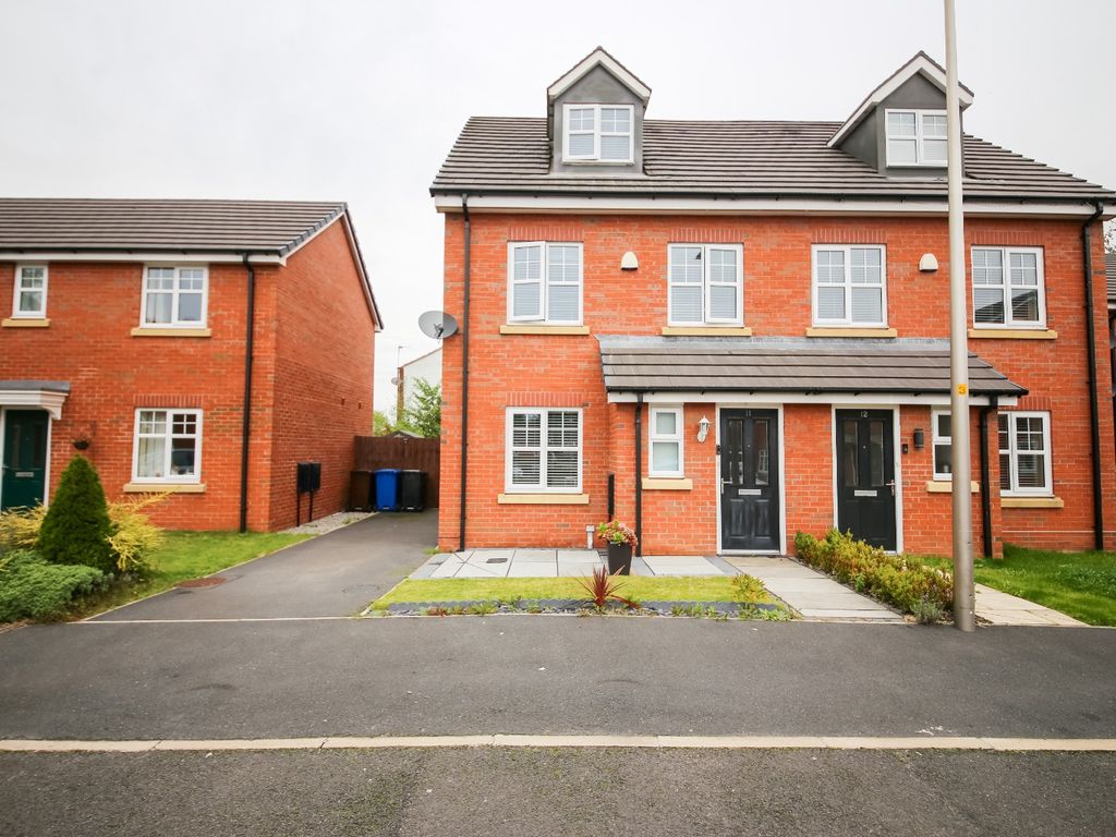 4 bed semidetached house for sale in St. Nathaniels Close, Platt
