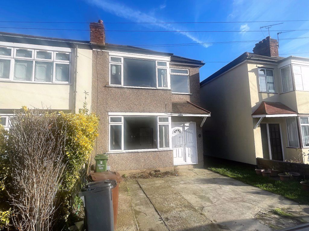 3 bed property to rent in Tenterden Road, Dagenham RM8 Zoopla