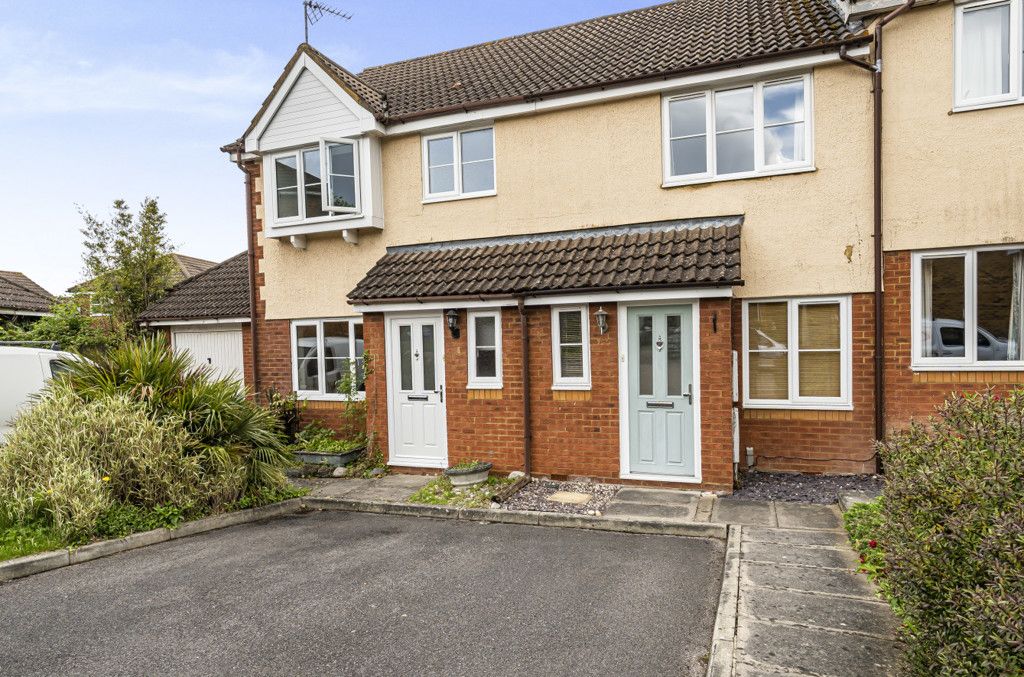 2 bed terraced house for sale in Dunford Place, Binfield, Bracknell
