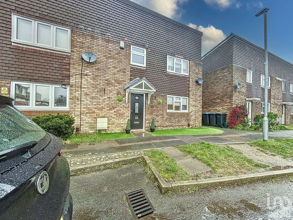 3 bed terraced house for sale in Green Hills, Harlow CM20, £330,000