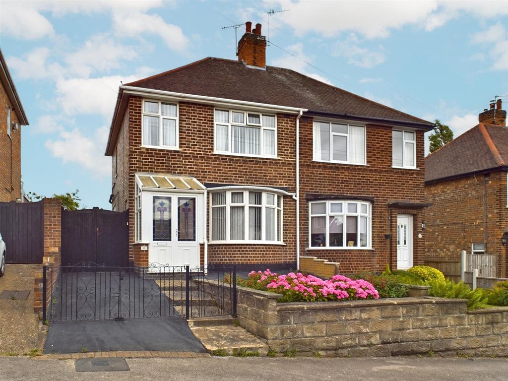3 bed semidetached house for sale in Prospect Road, Carlton