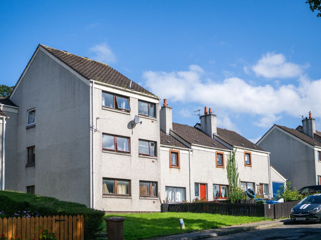 1 bed flat for sale in Macintyre Place, Dingwall IV15, £70,000 Zoopla