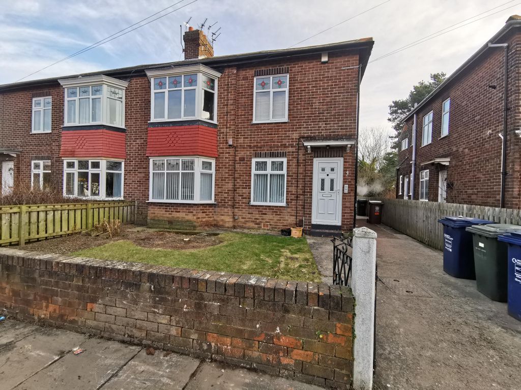 3 bed flat to rent in Vicars Lane, Longbenton, Newcastle Upon Tyne NE7