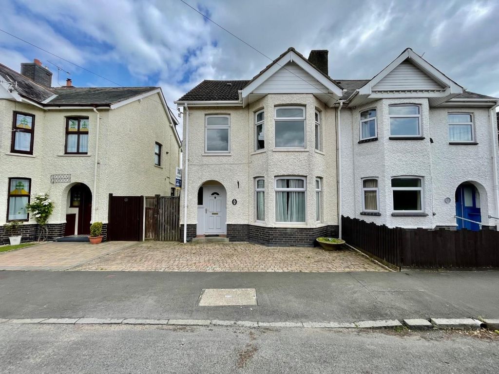 3 bed semidetached house for sale in Dalkeith Avenue, Bilton, Rugby