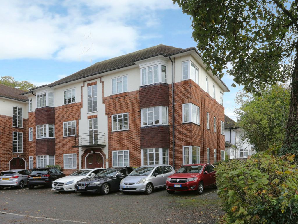 2 bed flat for sale in St Thomas Drive, Pinner HA5 Zoopla