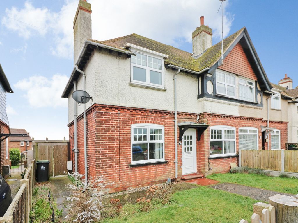 3 bed semidetached house for sale in Milner Road, Elvington, Dover