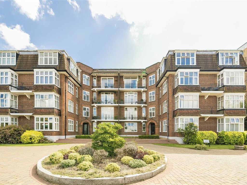 2 bed flat for sale in Portsmouth Road, Surbiton KT6, £599,950 - Zoopla
