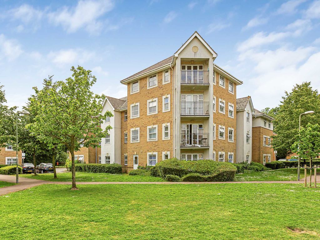 2 bed property to rent in International Way, SunburyOnThames TW16, £