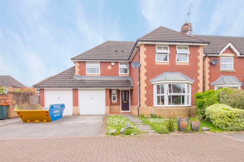 4 bed detached house for sale in Laburnum Close, Rogerstone, Newport
