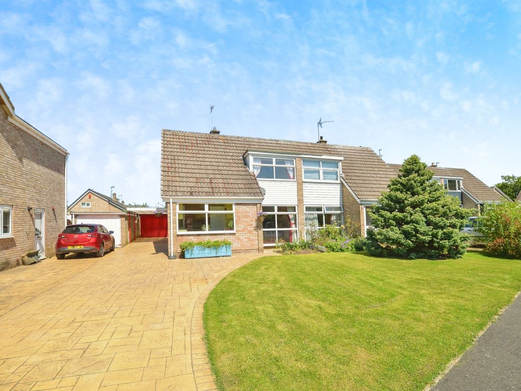 4 bed semidetached house for sale in Woodlands Way, Darlington DL2, £