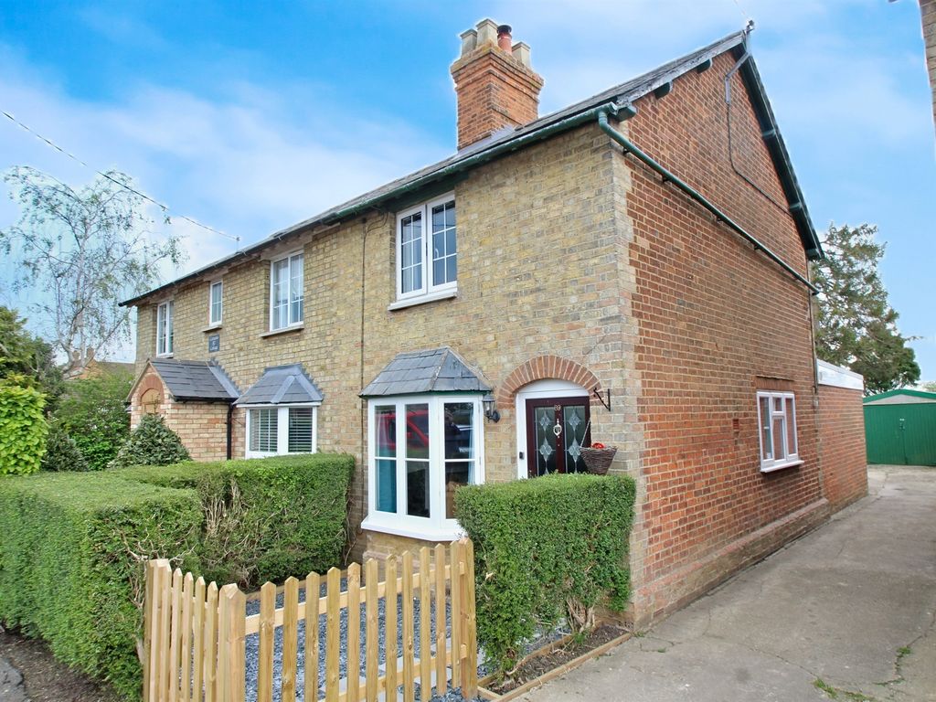 2 bed property for sale in Station Road, Quainton, Aylesbury HP22 Zoopla