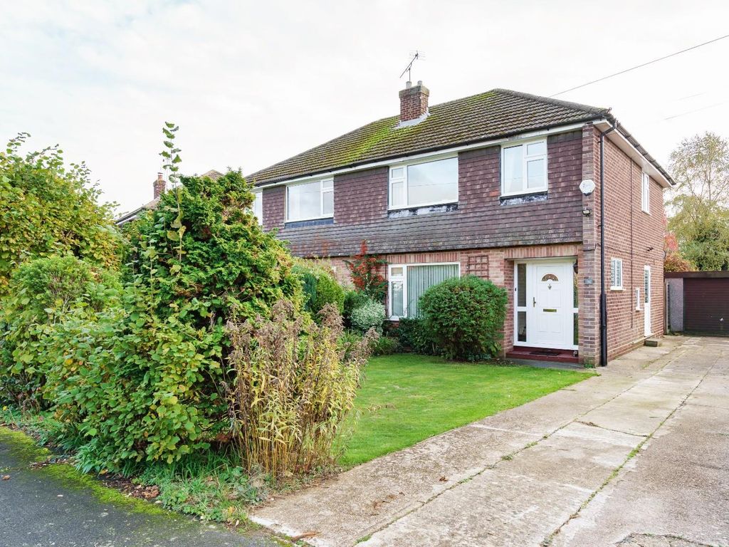 3 bed semidetached house for sale in Westwood Drive, Little Chalfont
