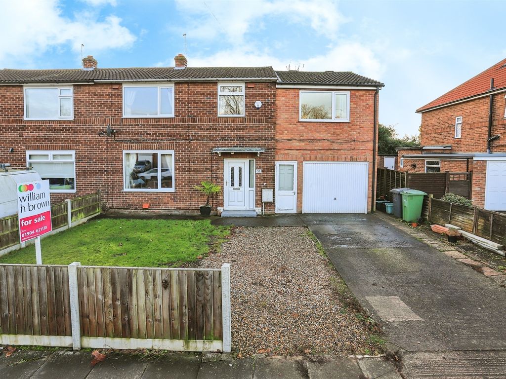 4 bed semidetached house for sale in Chaloners Road, York YO24, £