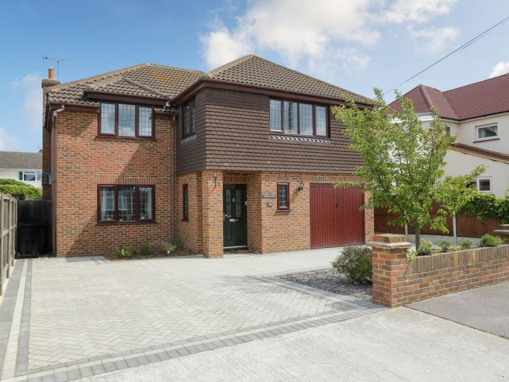 4 bed detached house for sale in Haven Drive, CT6, £650,000