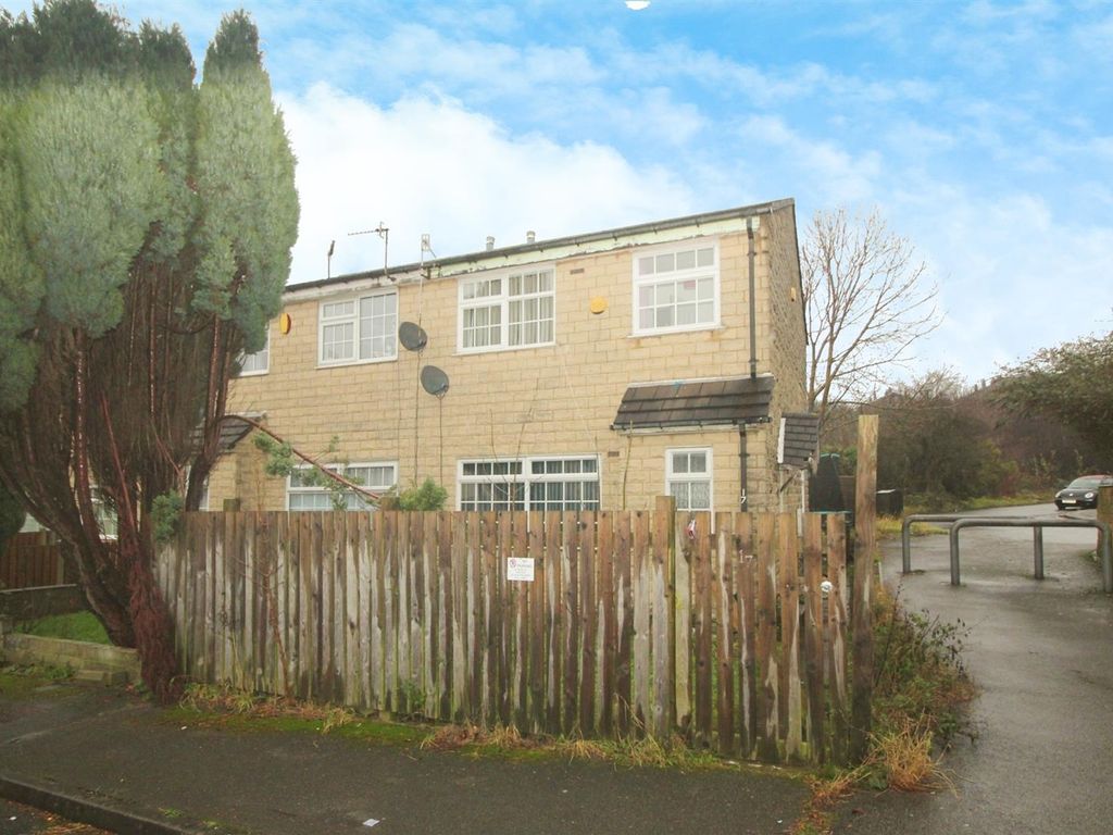 3 bed semidetached house for sale in Regency View, Bradford BD3, £