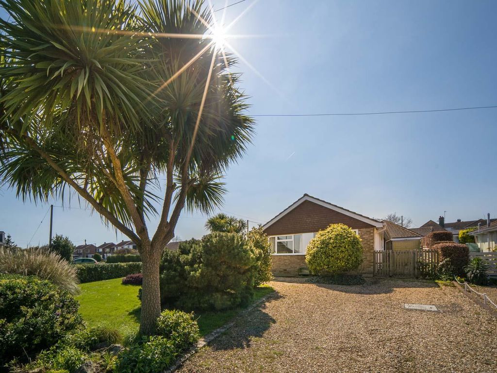 3 bed detached bungalow for sale in Howgate Close, Bembridge PO35, £