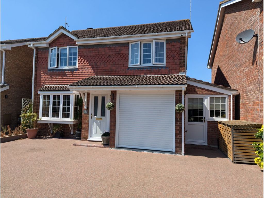 4 bed detached house for sale in Eddington Road, Bracknell RG12, £570,000 Zoopla