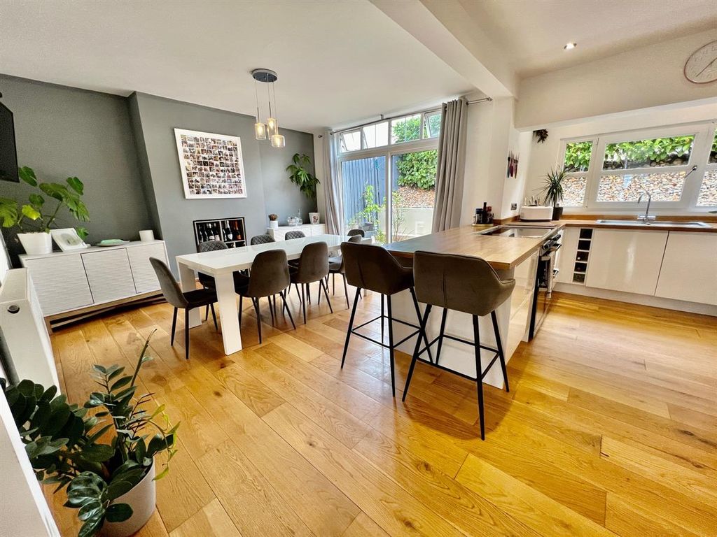 Windsor Road, Torquay TQ1  