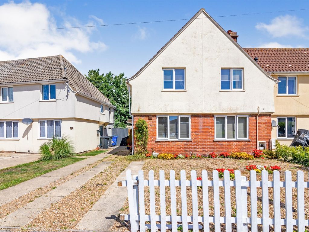 3 bed semidetached house for sale in Love Road, Lowestoft NR32 Zoopla