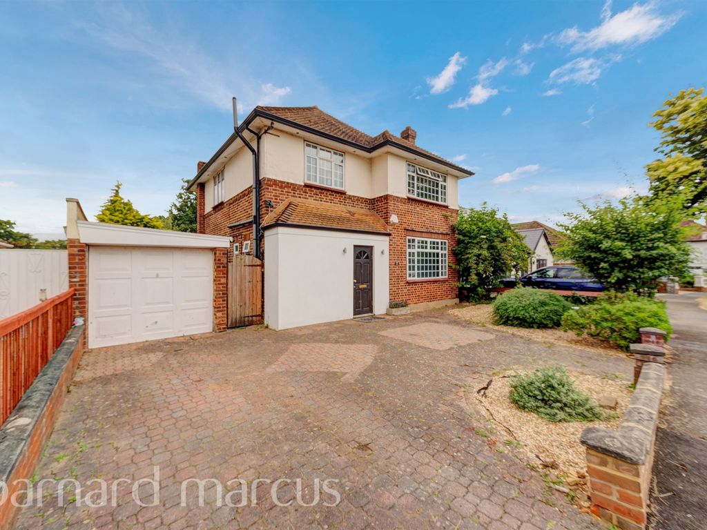 4 bed detached house for sale in Sandhills, Wallington SM6, £750,000