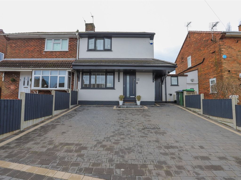 2 bed semidetached house for sale in Worcester Road, Oldbury B68, £