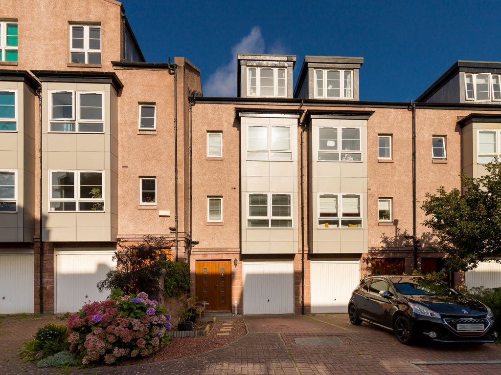 5 bed town house for sale in 15 West Savile Gardens, Newington
