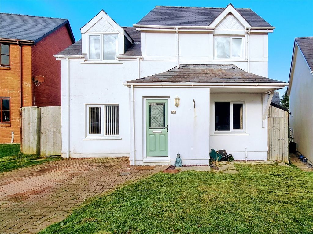 3 bed detached house for sale in Tudor Gardens, Merlins Bridge