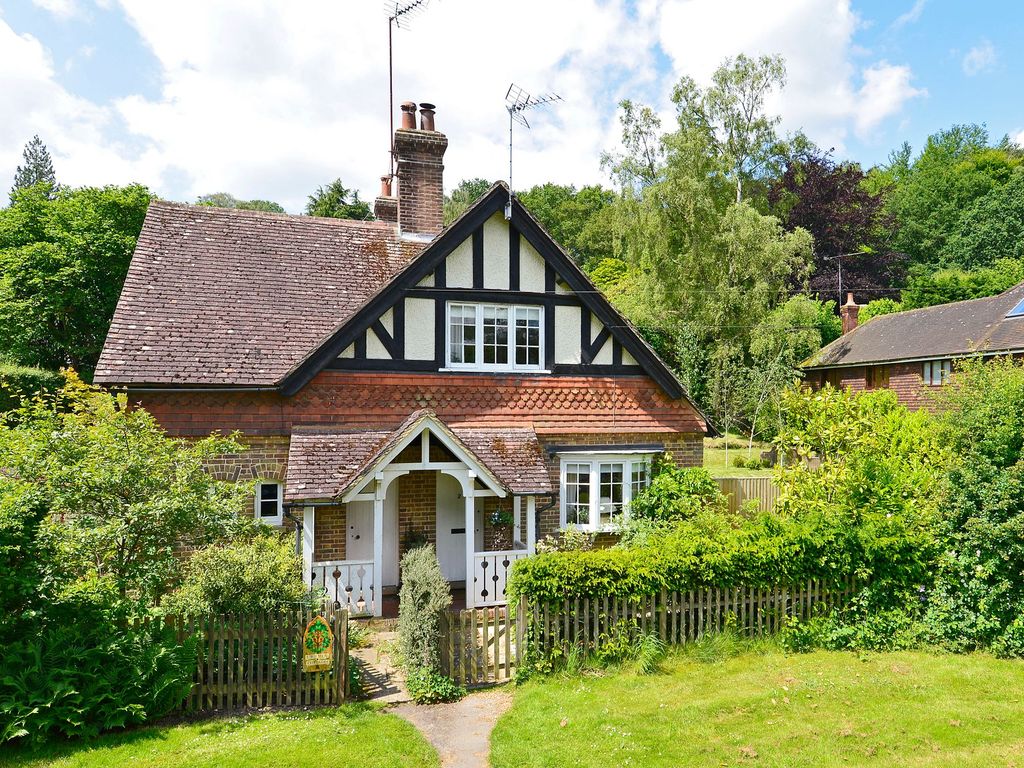 3 bed cottage for sale in Holmbury St. Mary, Dorking RH5, £735,000 Zoopla