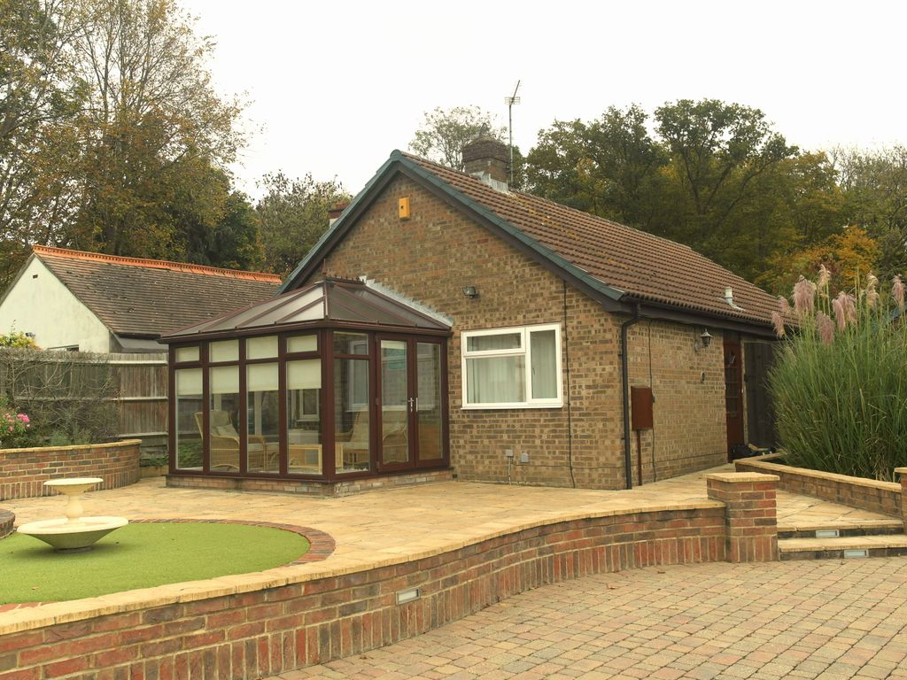 3 bed bungalow to rent in Bay Tree Rise, Calcot, Reading RG31 Zoopla