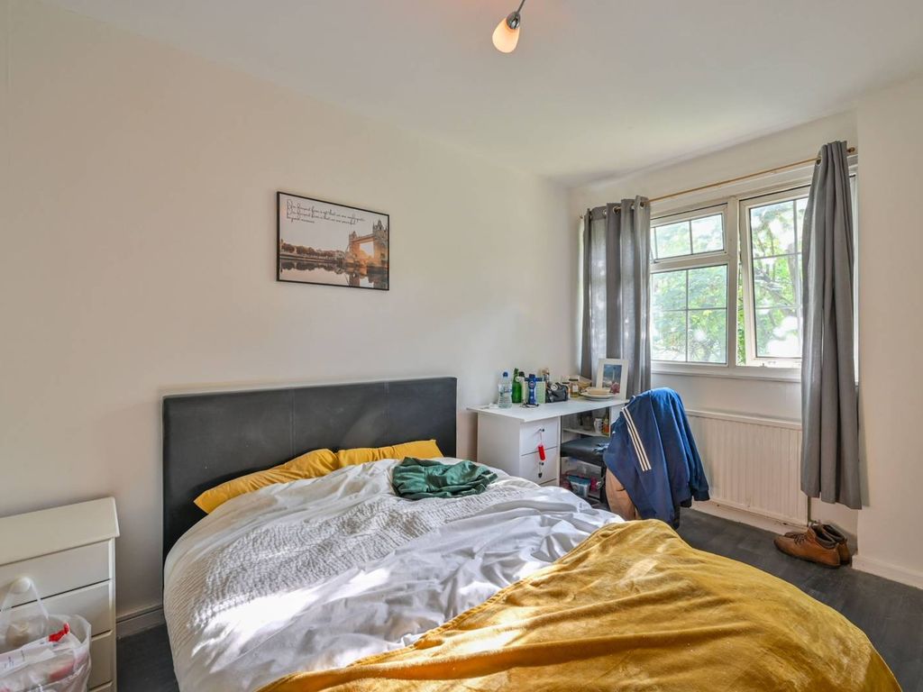 5 bed property to rent in Desborough Close, Little Venice, London W2