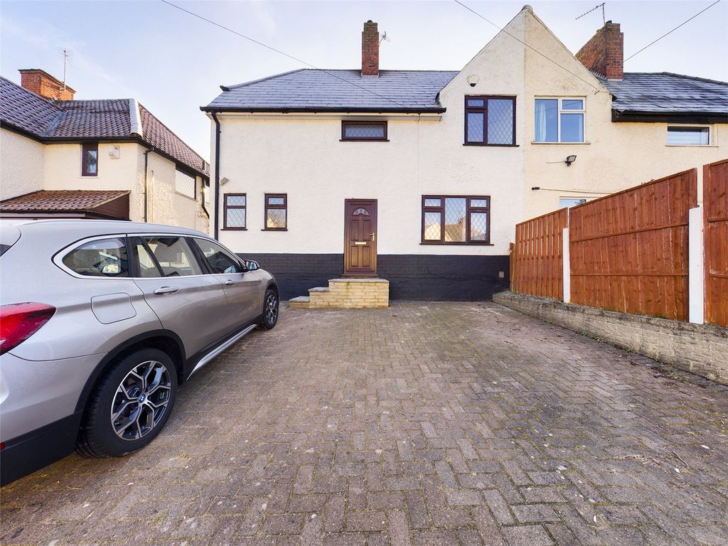 3 bed semidetached house for sale in Farfield Avenue, Beeston