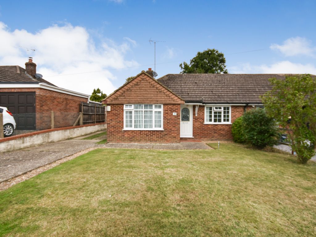 3 bed semidetached bungalow for sale in Compton Avenue, Tilehurst