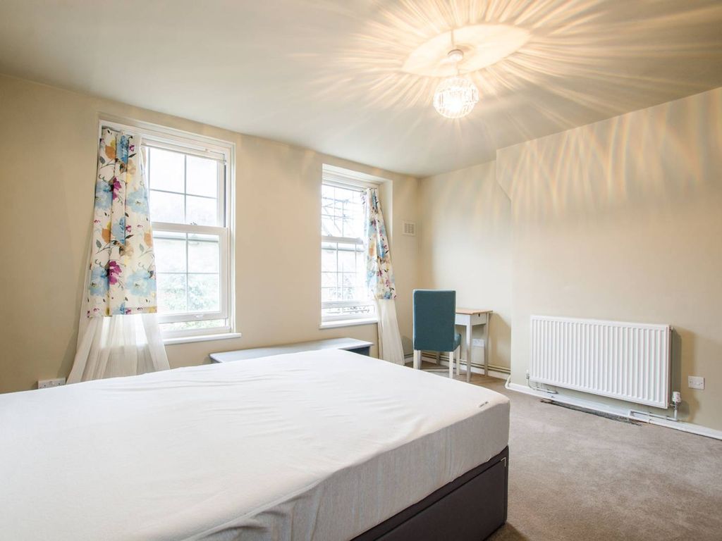 3 bed flat to rent in Gosling Way, Brixton, London SW9 Zoopla