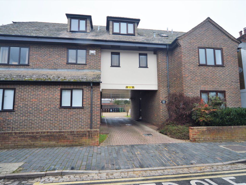 2 bed flat to rent in Culver Road, St Albans AL1, £1,450 pcm Zoopla