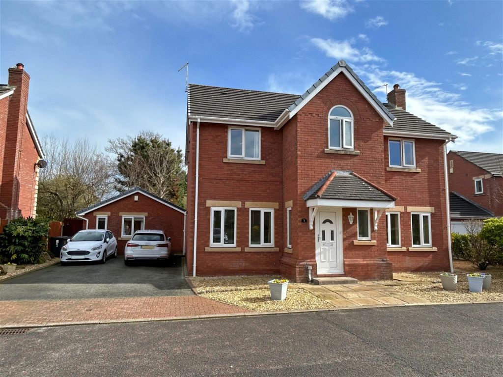 5 bed detached house for sale in 'turnberry', Regency Gardens, Birkdale