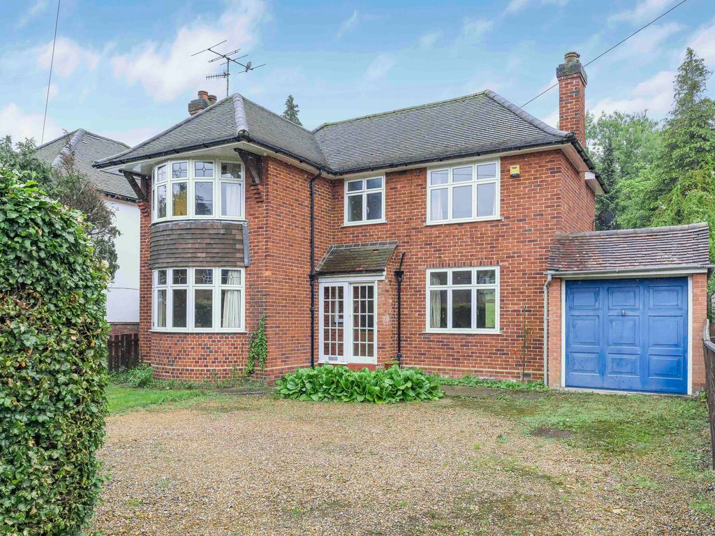 3 bed detached house for sale in Desborough Avenue, High HP11