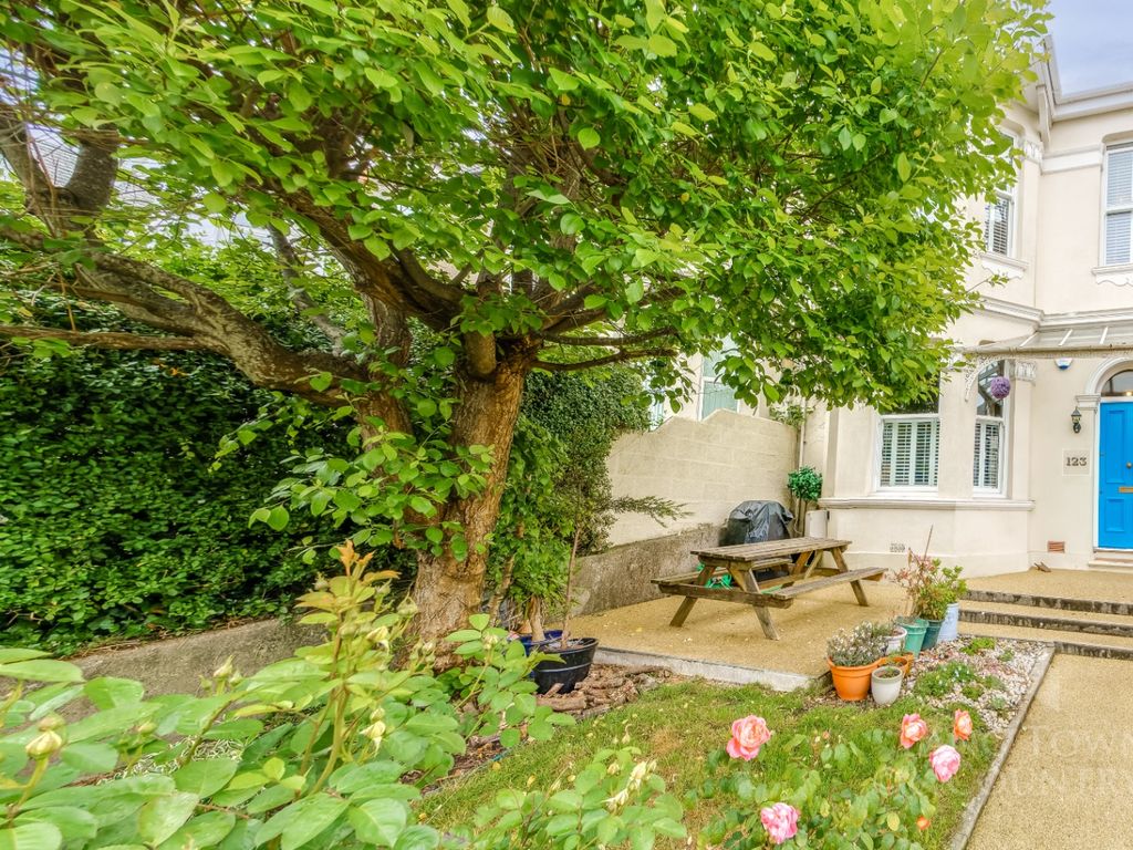 4 bed terraced house for sale in Lipson Road, Lipson, Plymouth. PL4 Zoopla