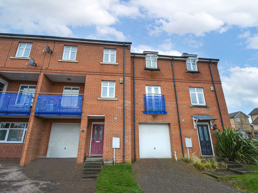 4 bed town house for sale in Fletton Avenue, Peterborough PE2 Zoopla