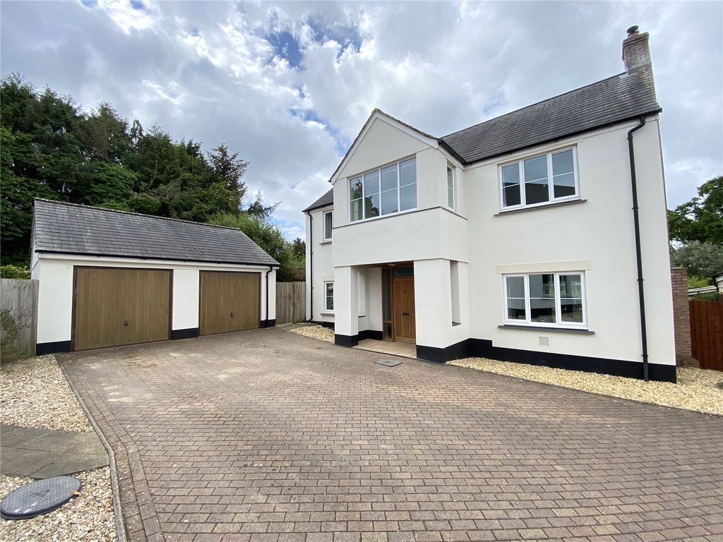 5 bed detached house for sale in Glebe Close, Hatherleigh, Okehampton