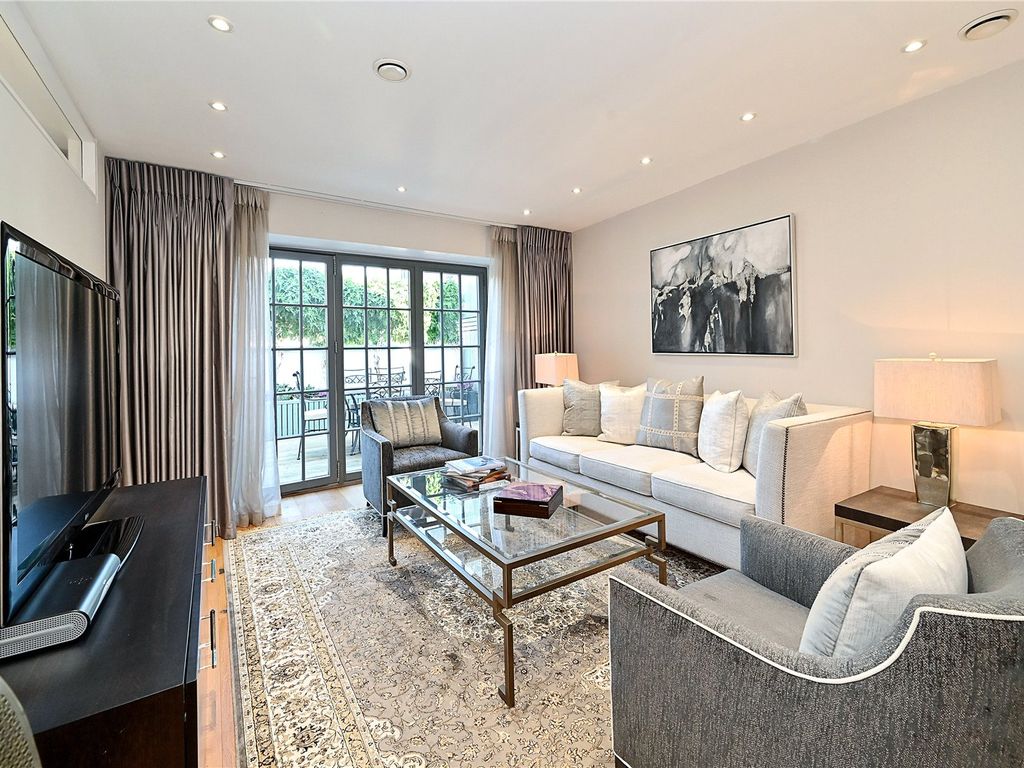 St Lukes Yard, Queen's Park, London W9  