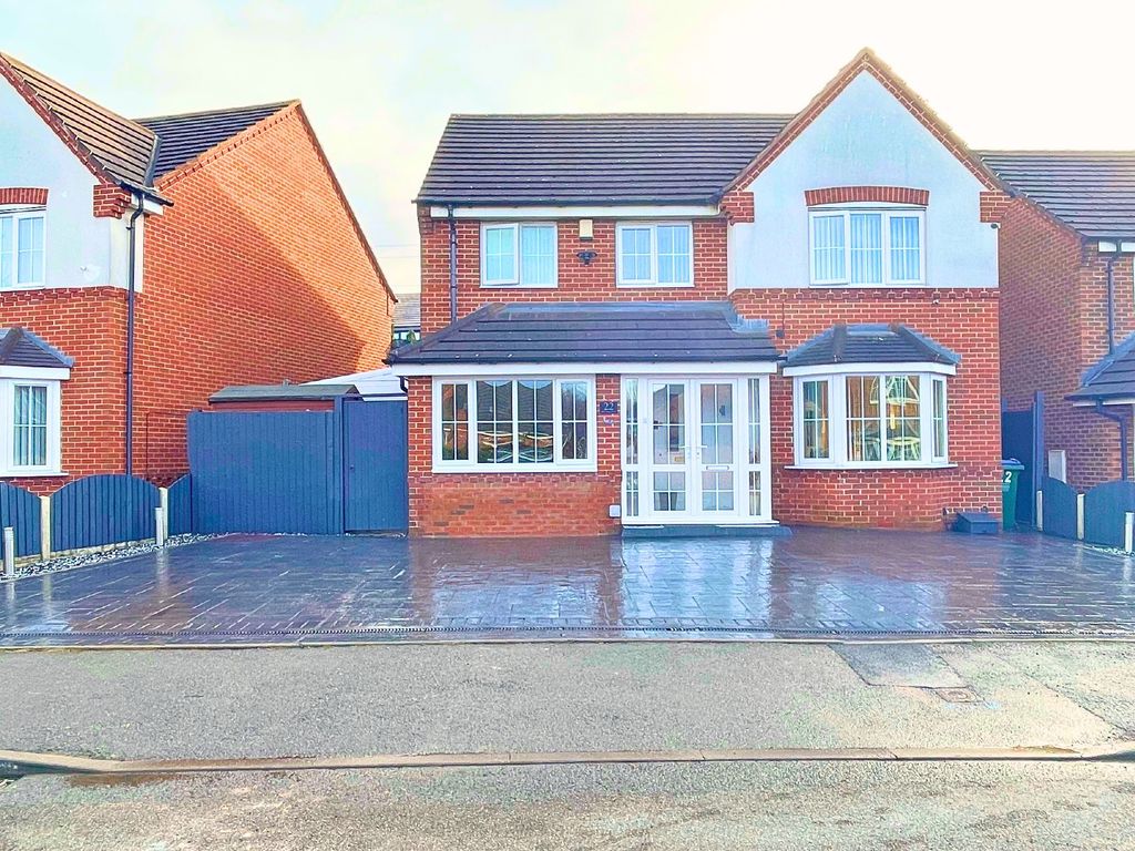 4 bed detached house for sale in Old College Drive, Wednesbury WS10, £