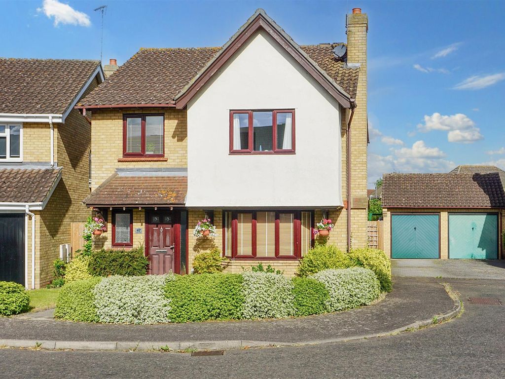 4 bed detached house for sale in Carlyle Gardens, Wickford SS12, £