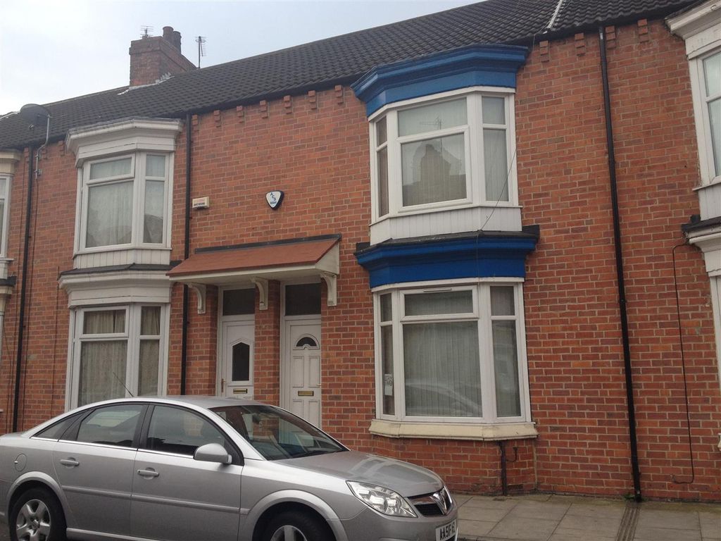 3 bed terraced house to rent in Gresham Road, Middlesbrough TS1, £260