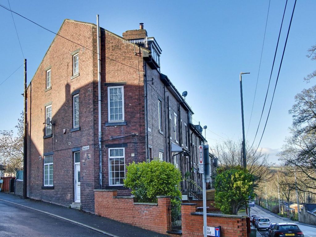 4 bed end terrace house for sale in Ross Grove, Rodley, Leeds, West