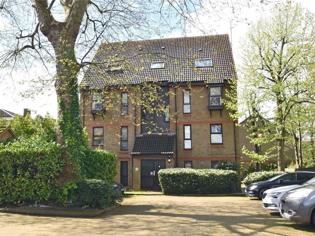 1 bed flat for sale in Wycherley Close, Blackheath, London SE3, £