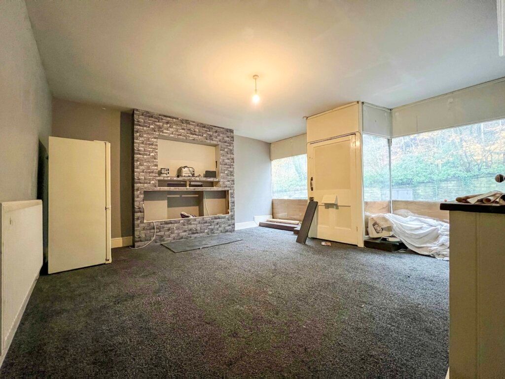 6 bed end terrace house for sale in Burnley Road East, Waterfoot