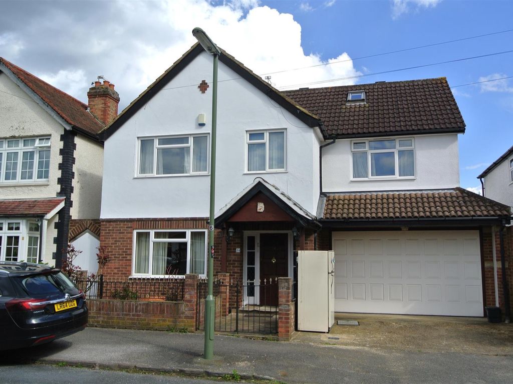 5 bed detached house for sale in Townsend Road, Ashford TW15 Zoopla