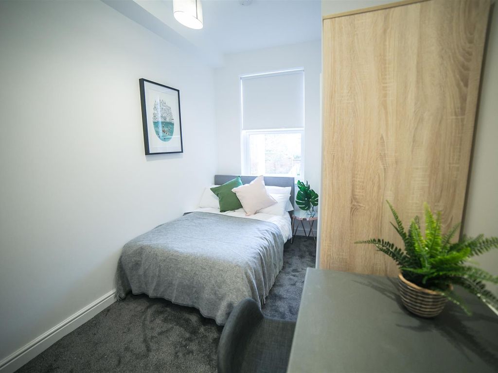 Room to rent in Vicarage Road, Smethwick B67 Zoopla