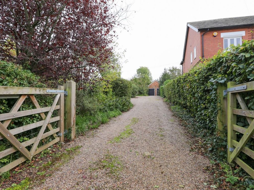 6 bed detached house for sale in Frolesworth Road, Ullesthorpe